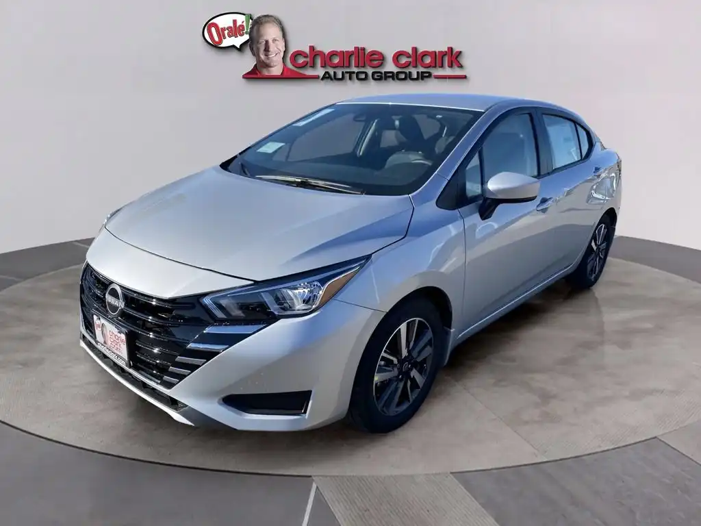 2024 Nissan Versa 1.6 SV CVT's photo