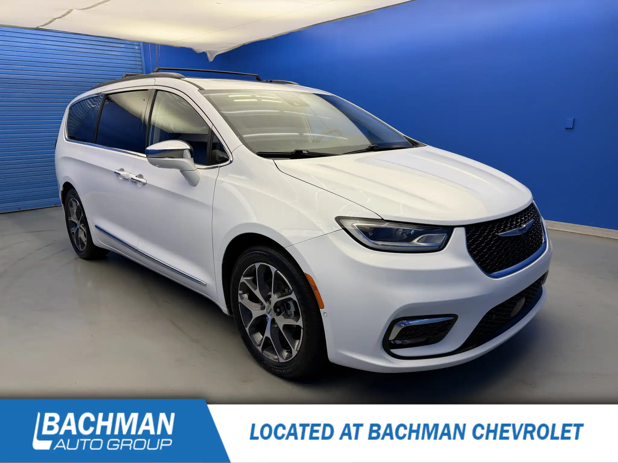 2022 Chrysler Pacifica Limited's photo