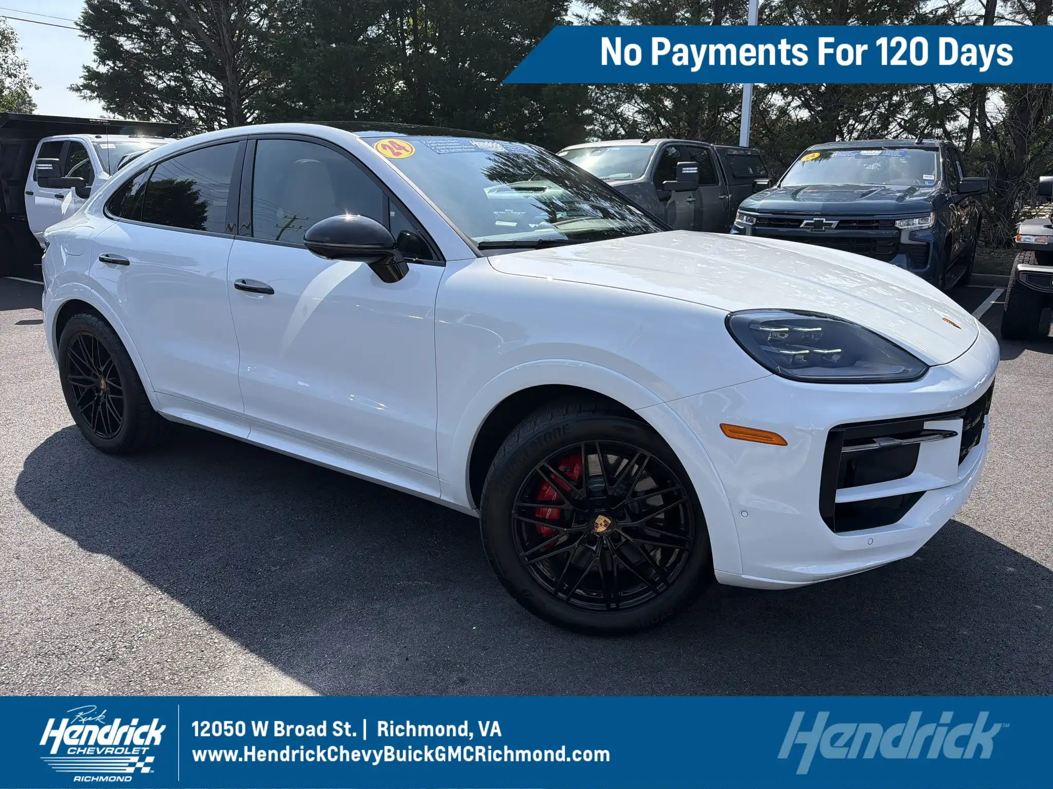 2024 Porsche Cayenne S's photo