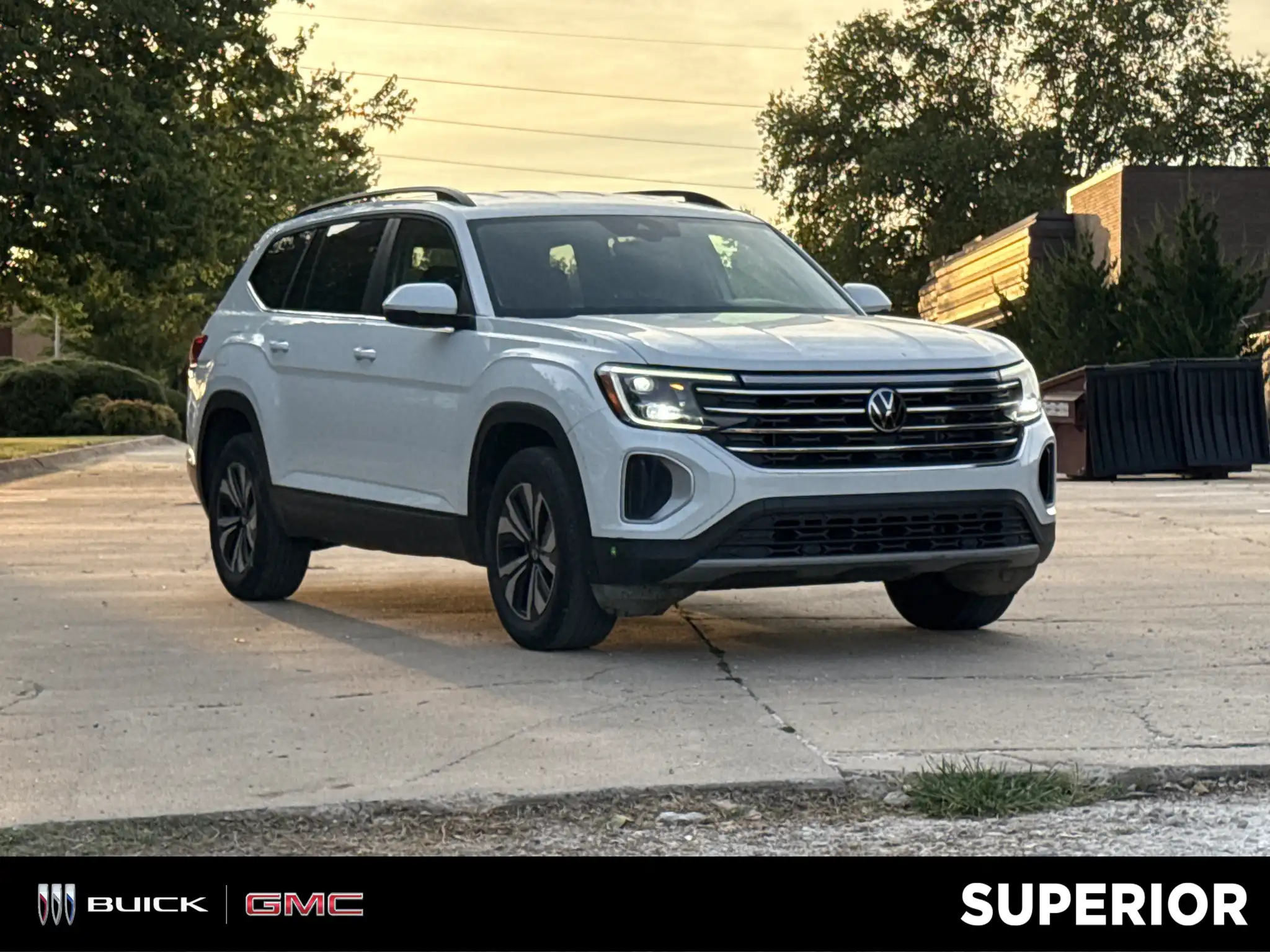2024 Volkswagen Atlas 2.0T SE's photo