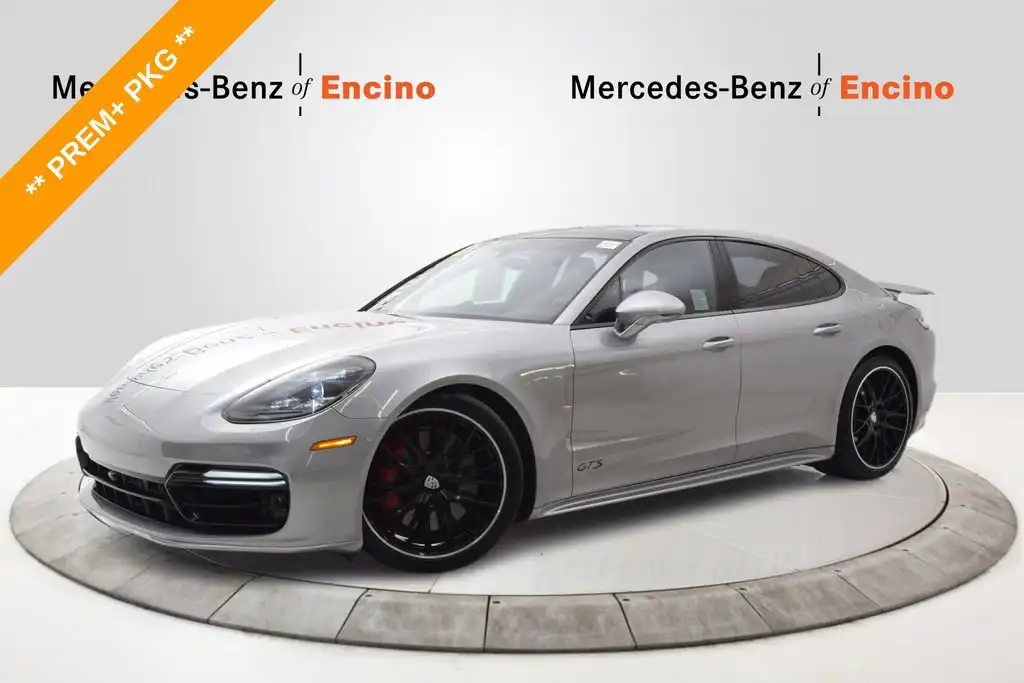 2019 Porsche Panamera GTS's photo