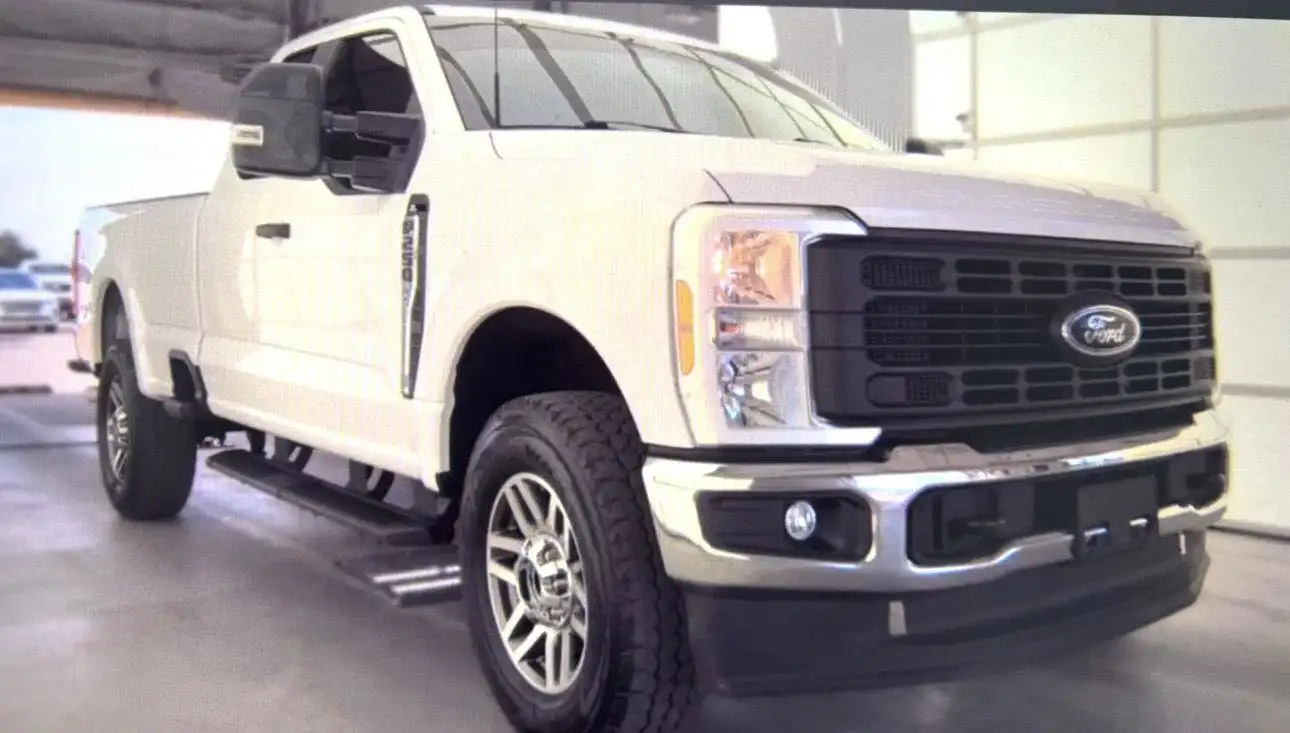 2024 Ford F-250 XL 4WD SuperCab 8' Box's photo