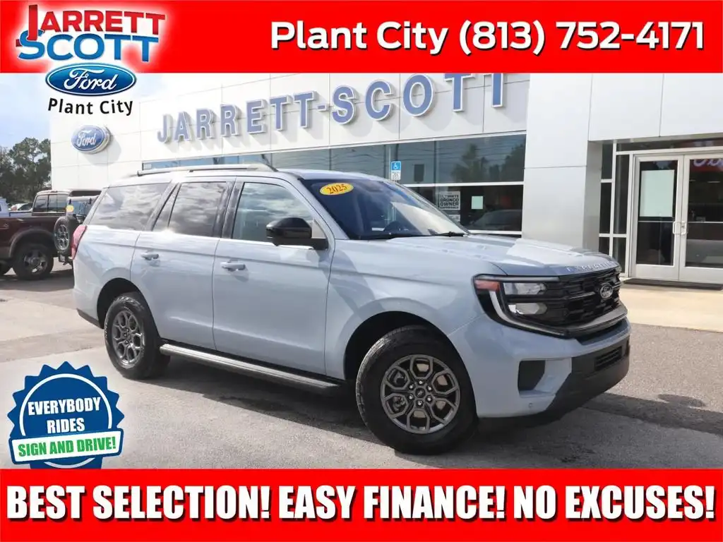 2025 Ford Expedition Active's photo