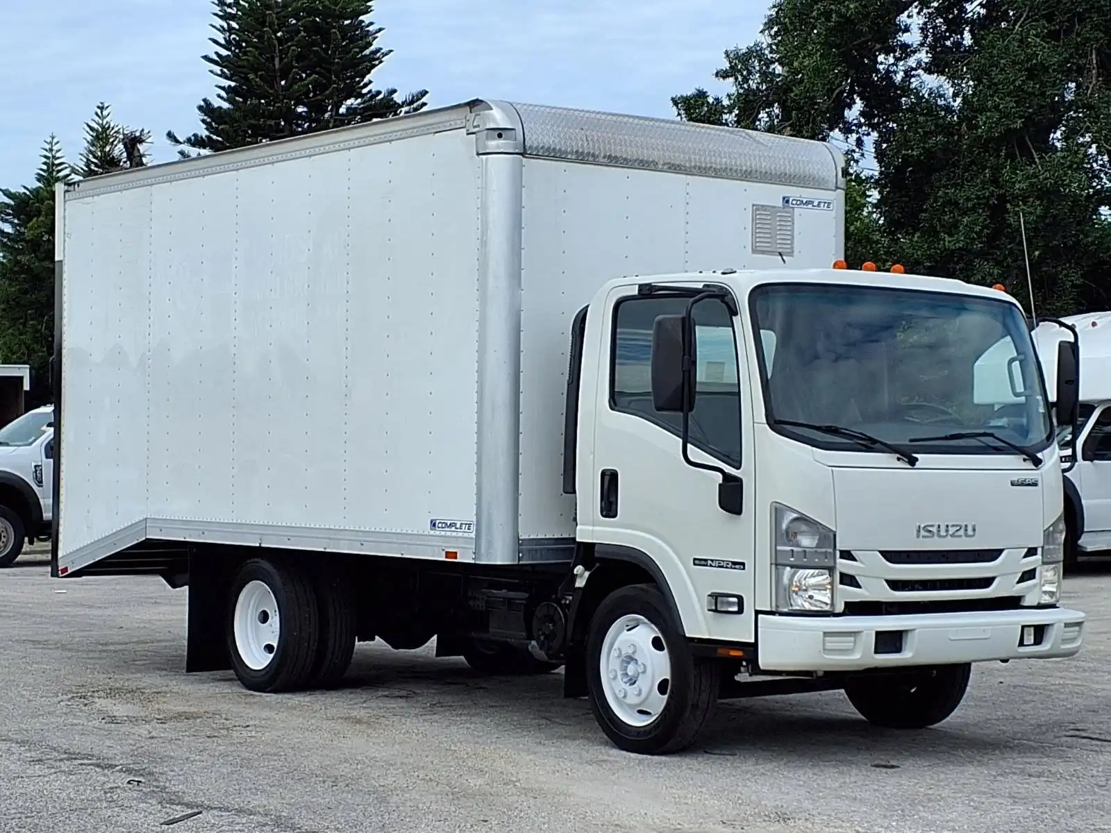 2020 Isuzu NPR-HD's photo