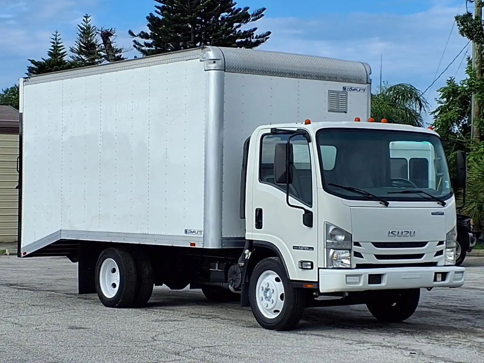 2020 Isuzu NPR-HD's photo