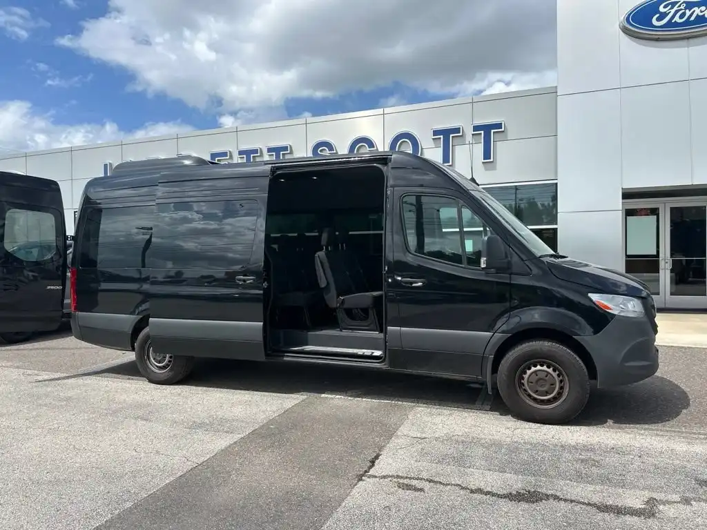 2025 Mercedes-Benz Sprinter 2500 170 WB High Roof's photo