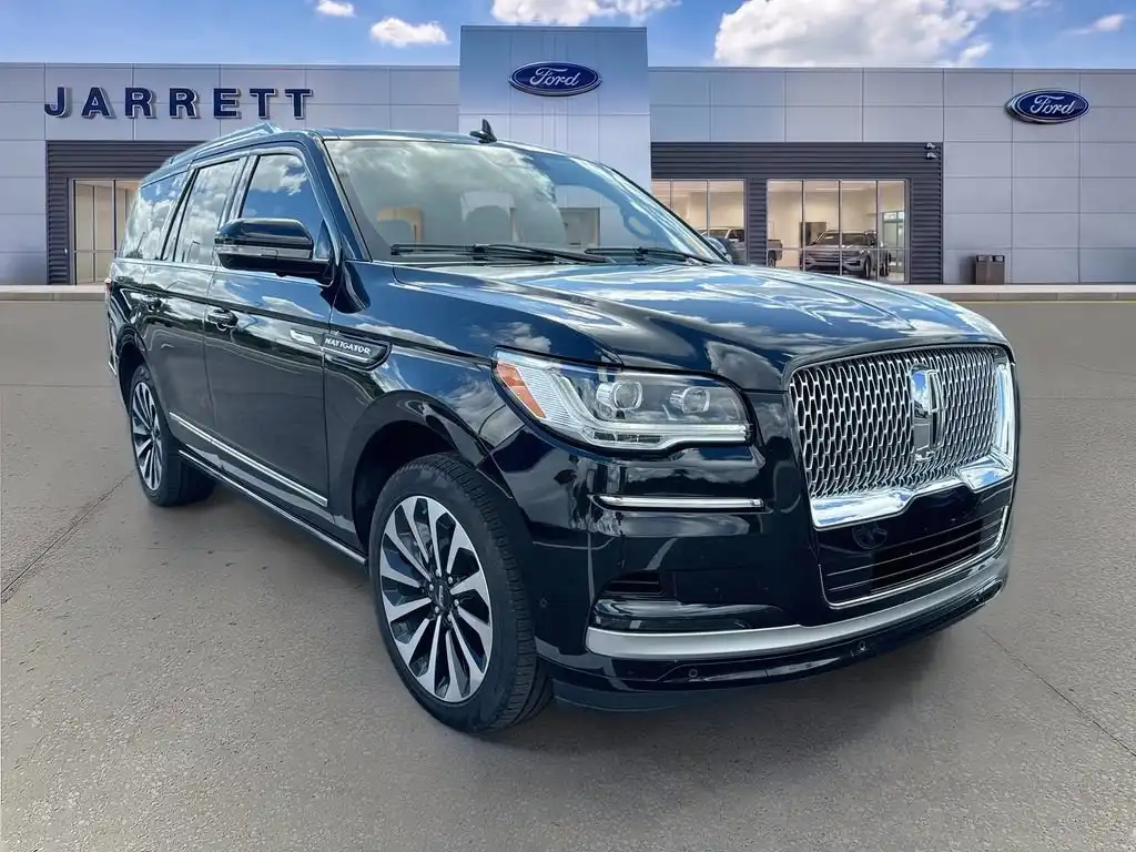 2023 Lincoln Navigator Reserve 4WD's photo
