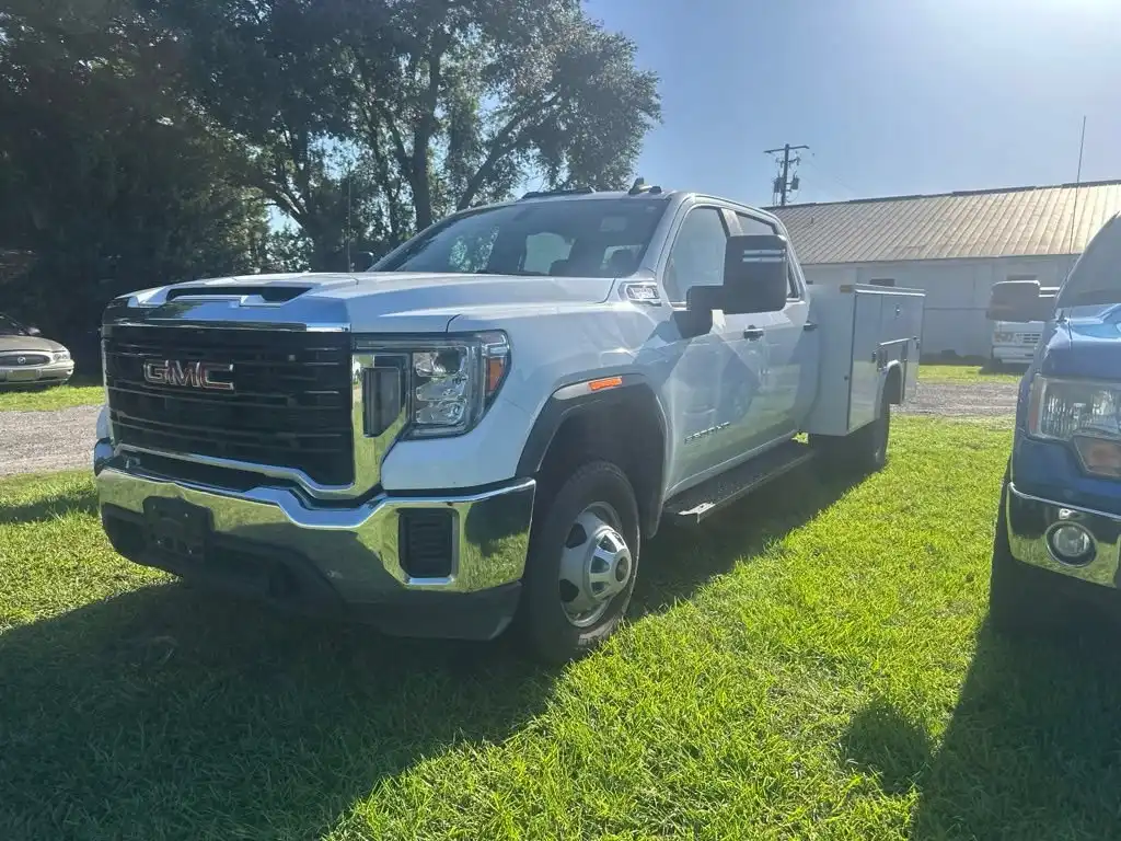 2022 GMC Sierra 4WD Crew Cab Standard Box Pro's photo