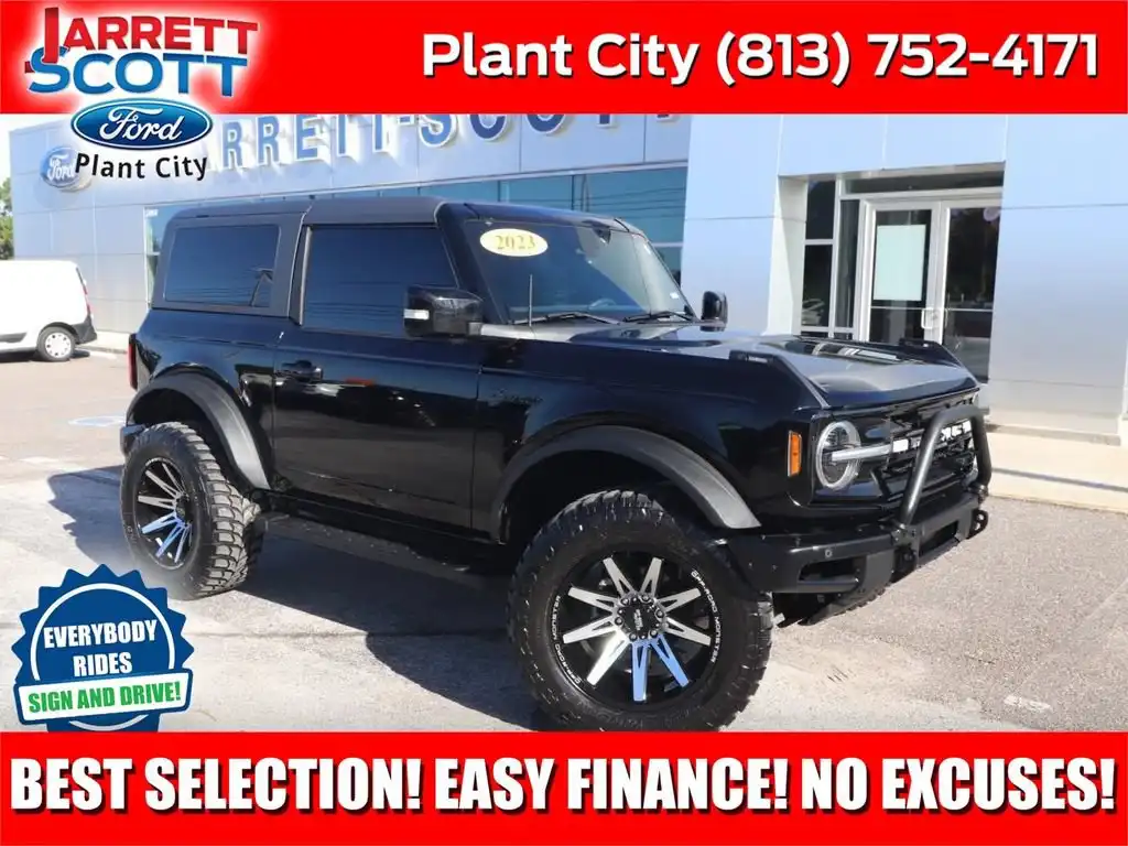 2023 Ford Bronco Outer Banks 4WD Advanced's photo