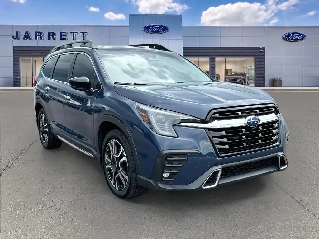 2024 Subaru Ascent Touring's photo