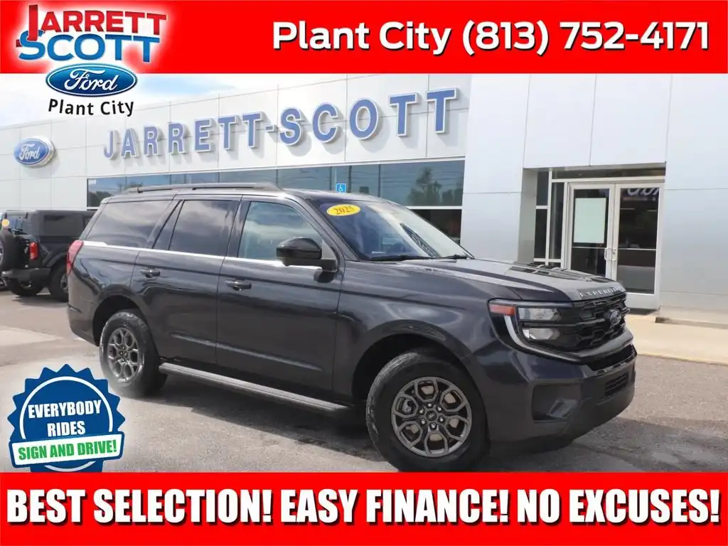 2025 Ford Expedition Active's photo
