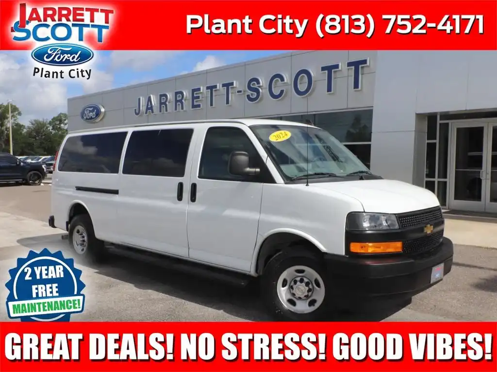 2024 Chevrolet Express 3500 LS Extended's photo