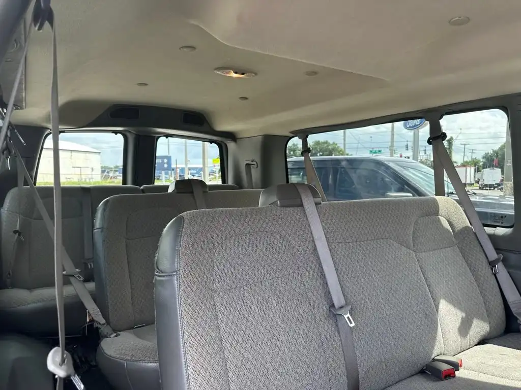 2025 Chevrolet Express LT 3500 Extended's photo