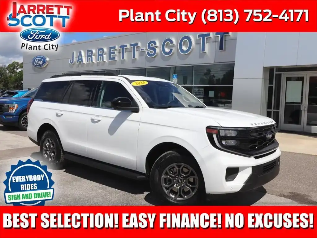 2025 Ford Expedition Active's photo