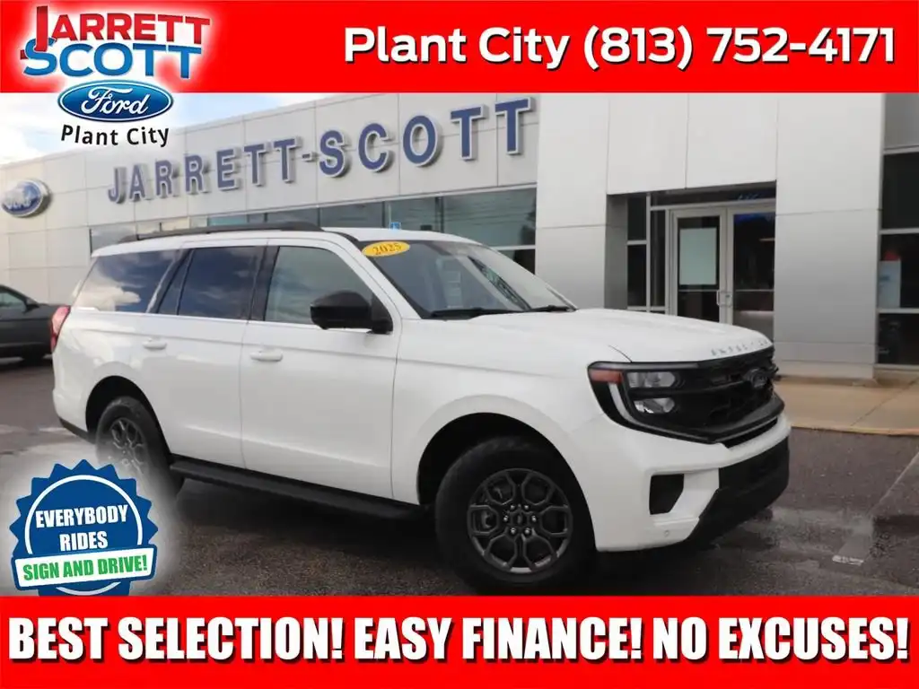 2025 Ford Expedition Active's photo