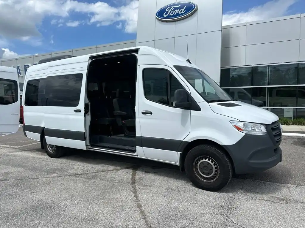 2025 Mercedes-Benz Sprinter 2500 170 WB High Roof's photo