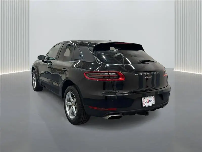 2017 Porsche Macan Base photo 3