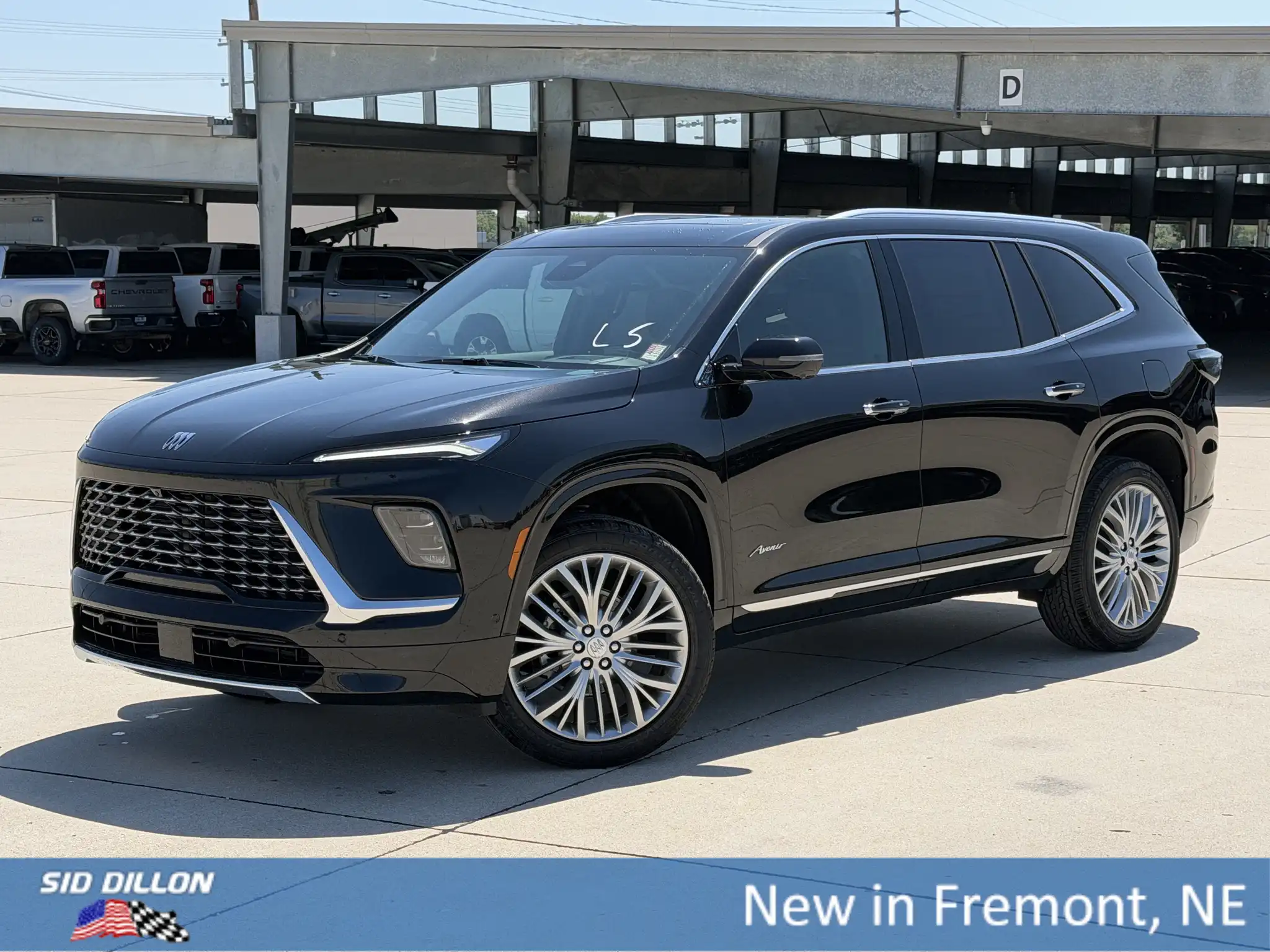 2027 Buick Enclave Avenir AWD's photo