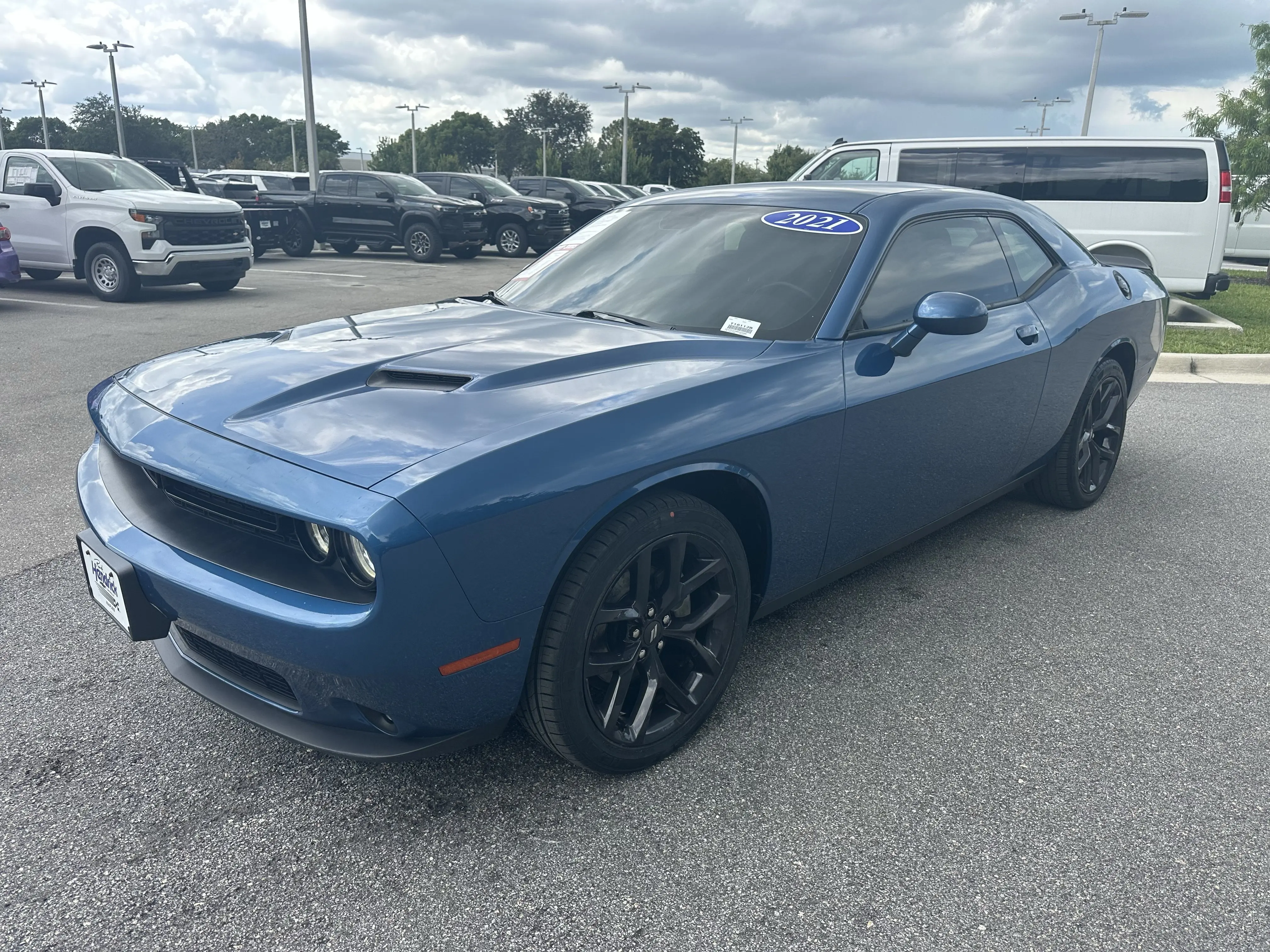 2021 Dodge Challenger SXT Auto photo 5