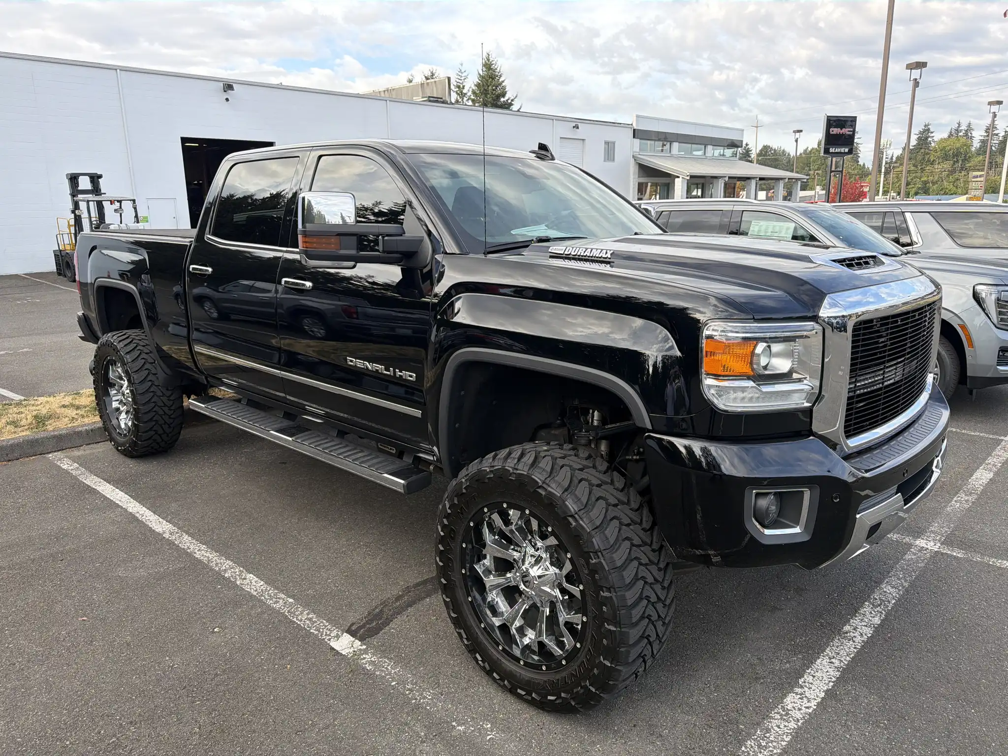 2019 GMC Sierra Denali 4WD Crew Cab Standard Box's photo