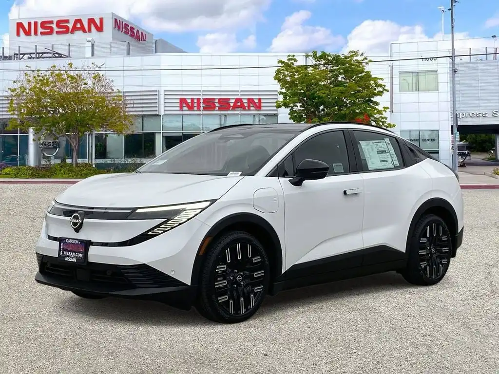 2026 Nissan Leaf Platinum+'s photo