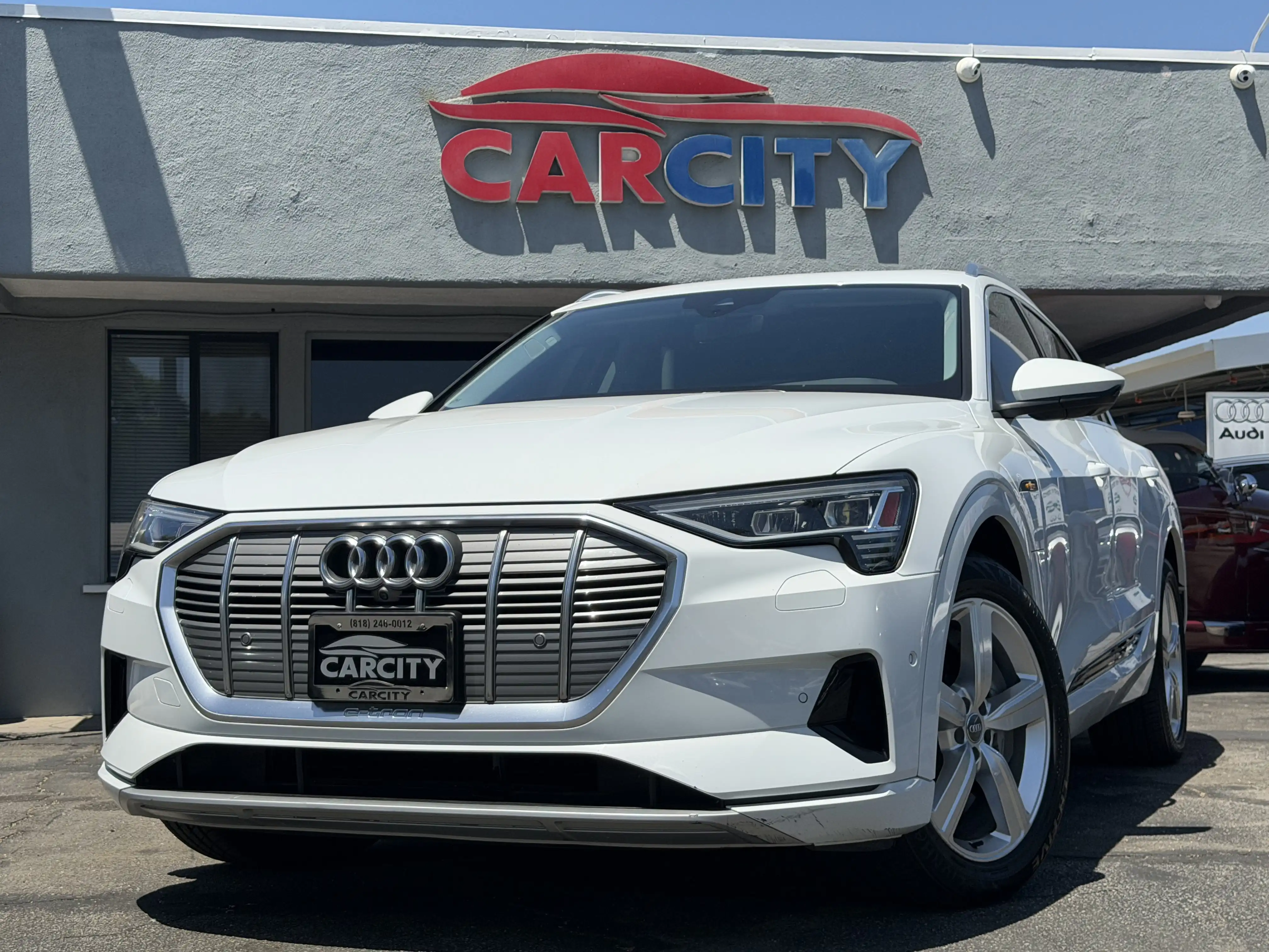 2019 Audi e-tron Premium Plus's photo