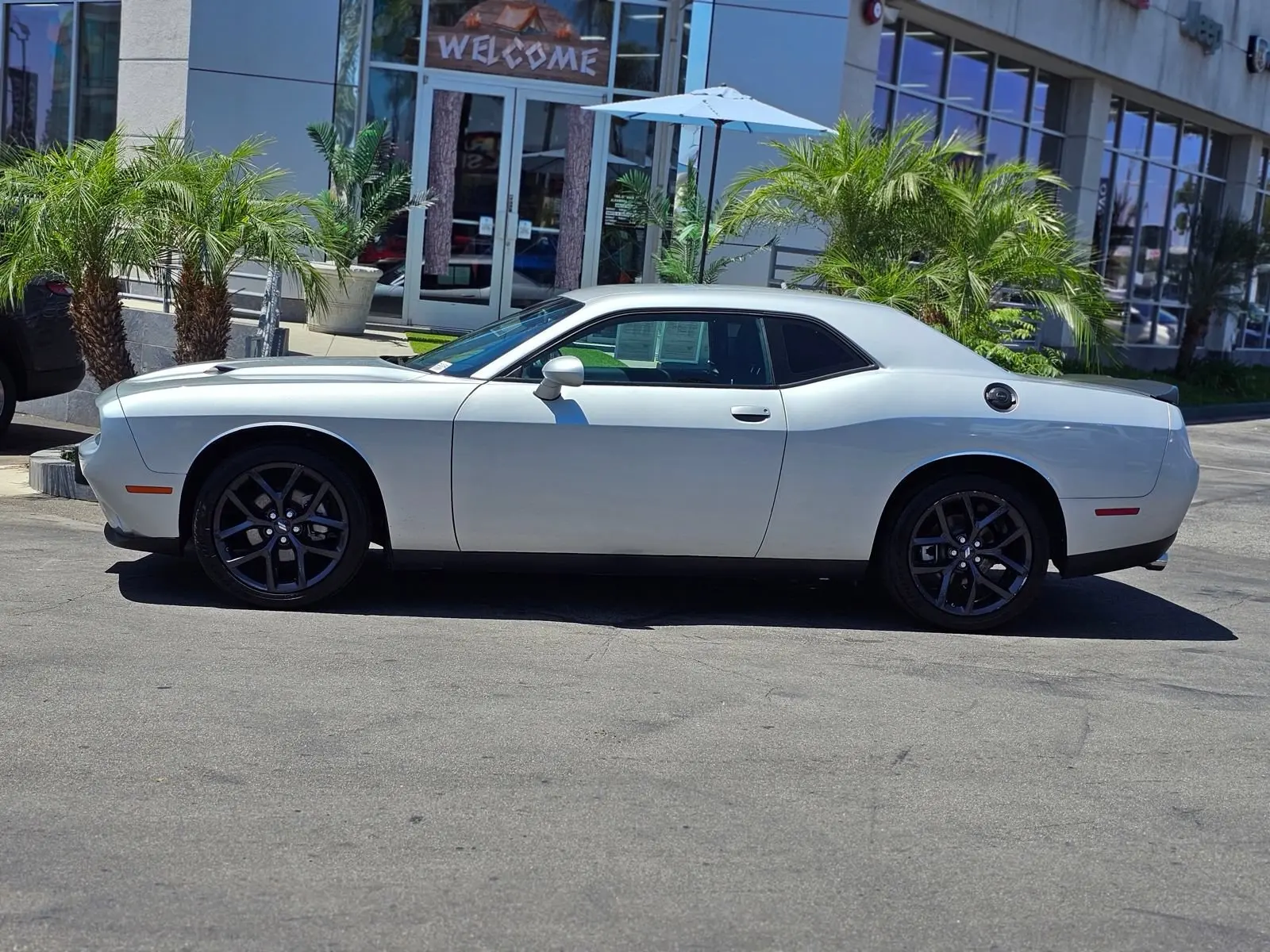 2023 Dodge Challenger SXT Auto photo 5