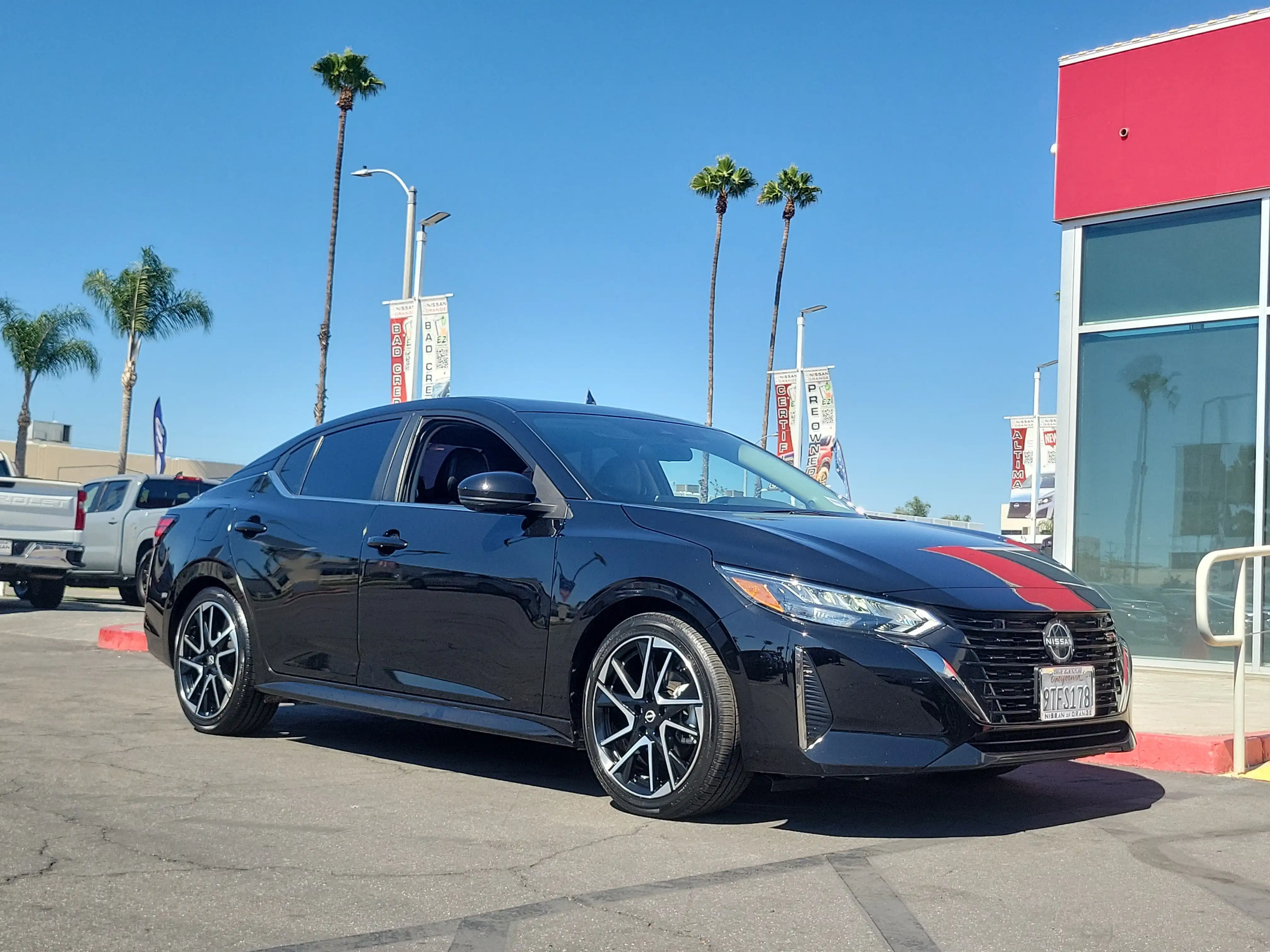 2025 Nissan Sentra SR CVT's photo
