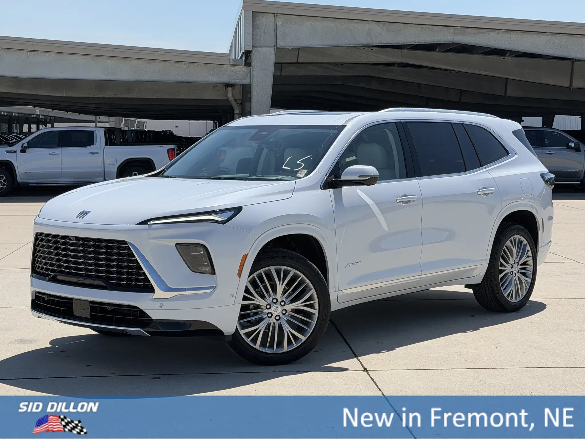 2027 Buick Enclave Avenir AWD's photo