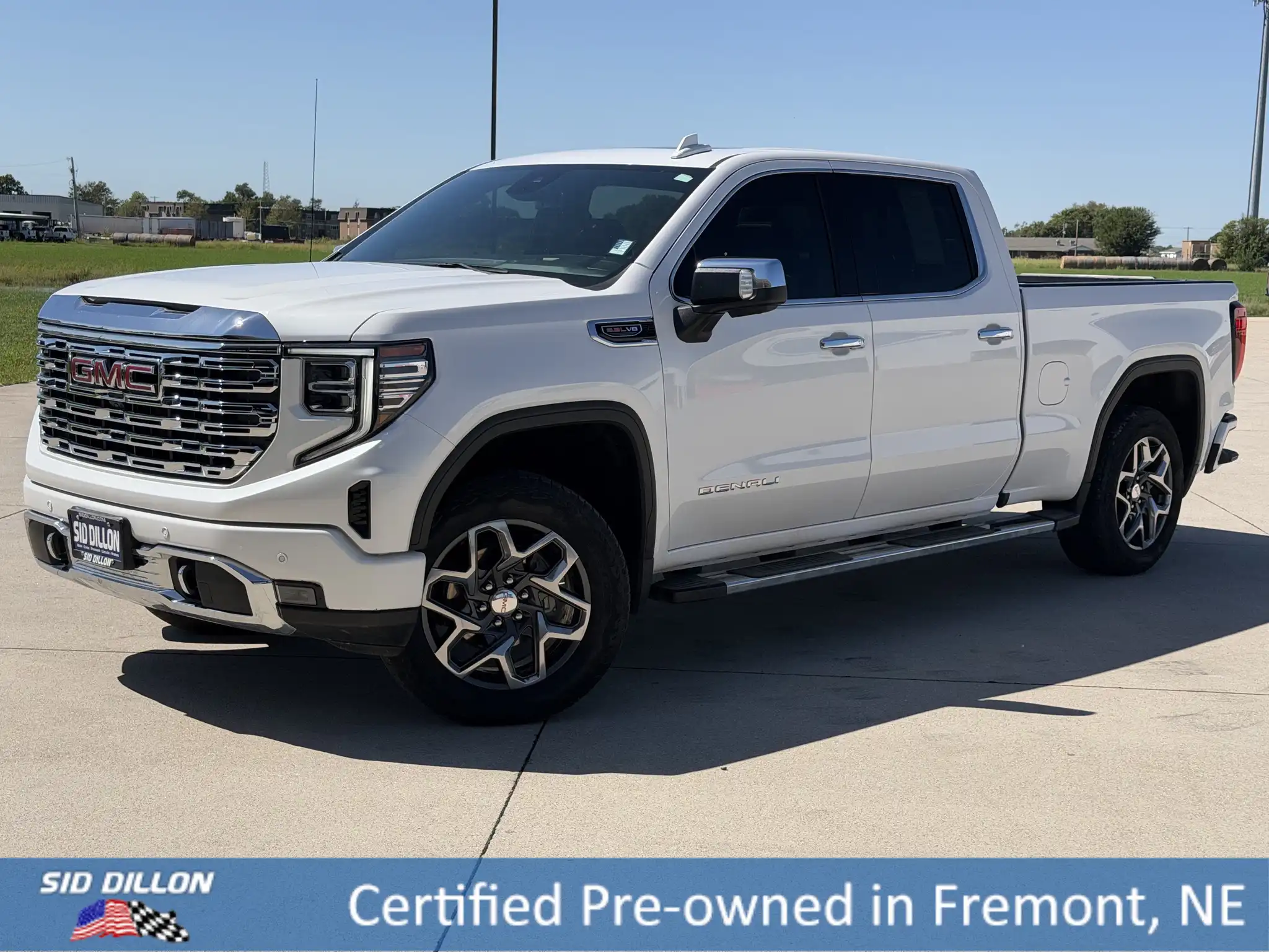 2022 GMC Sierra Denali 4WD Crew Cab Standard Box's photo