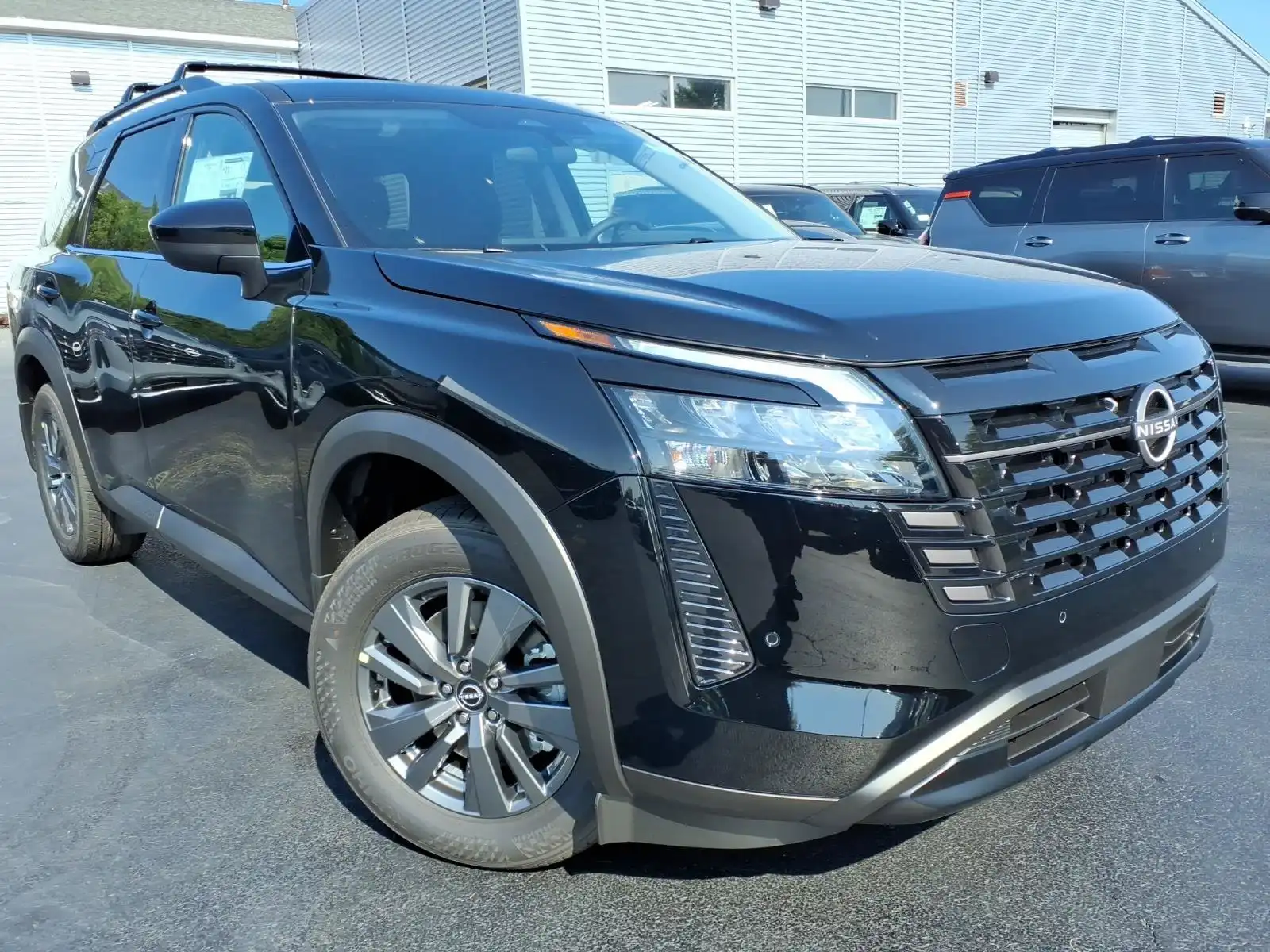 2026 Nissan Pathfinder SV 4WD's photo