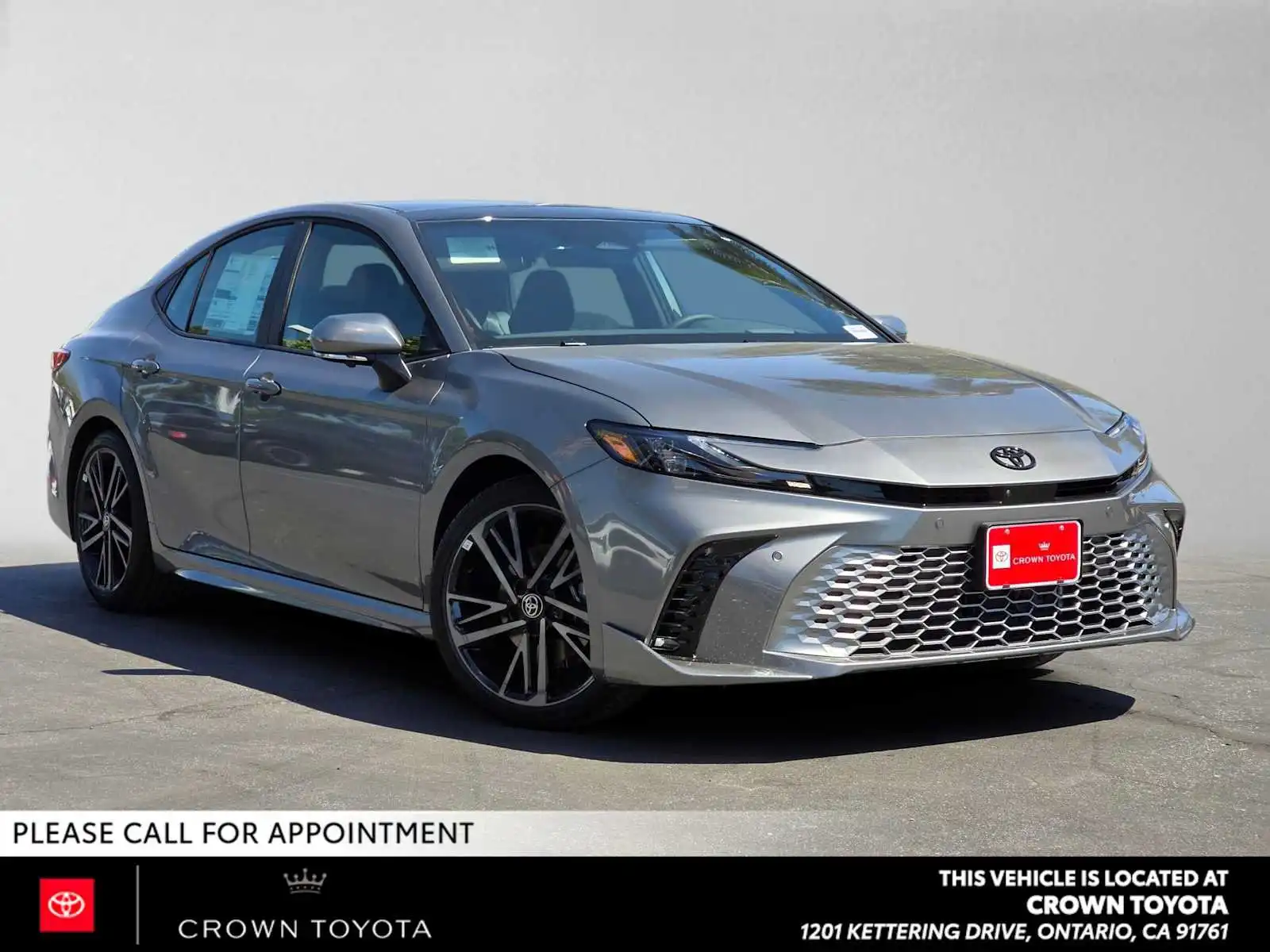 2026 Toyota Camry XSE Hybrid's photo