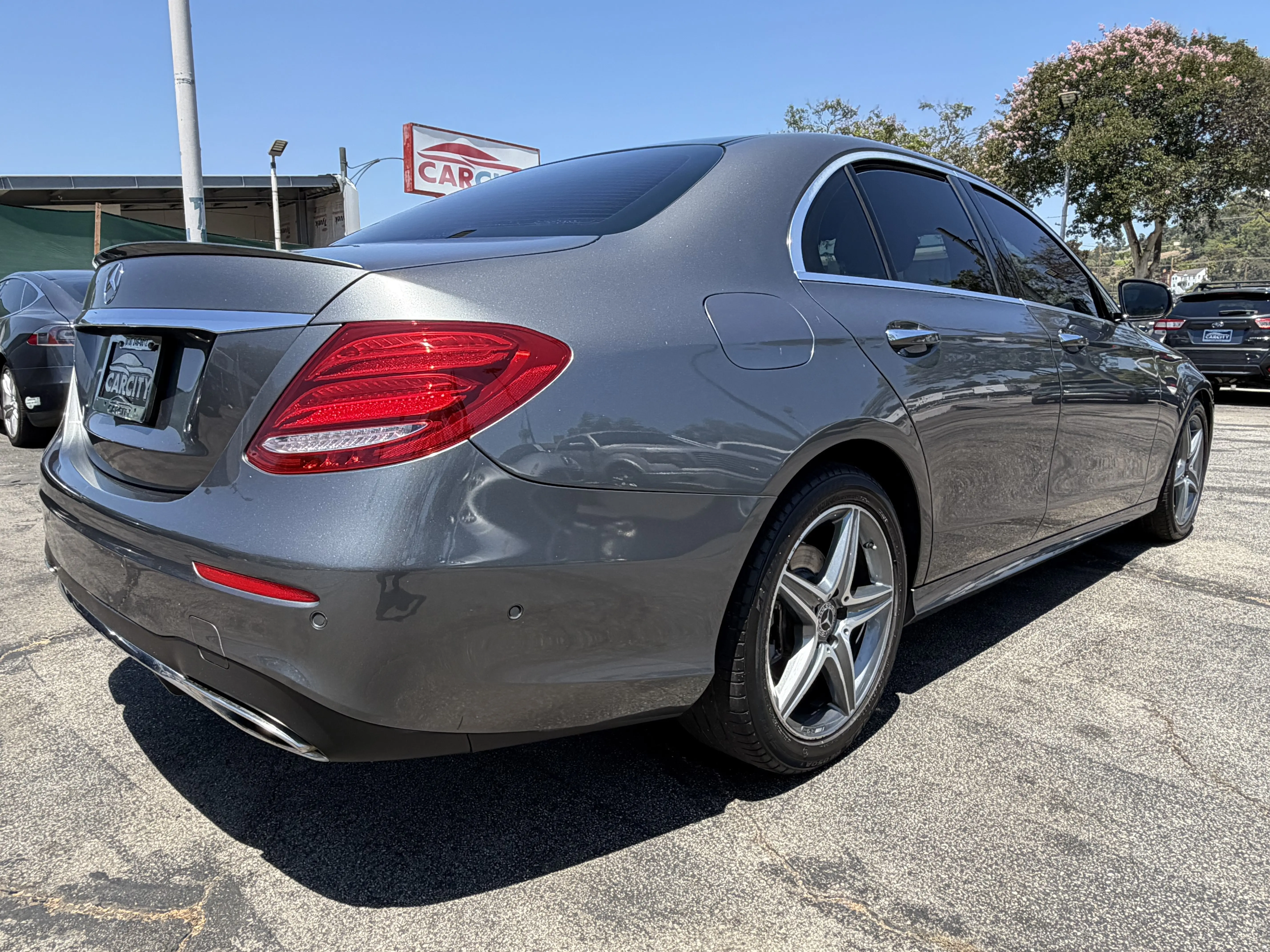 2019 Mercedes-Benz E-Class E300 photo 5