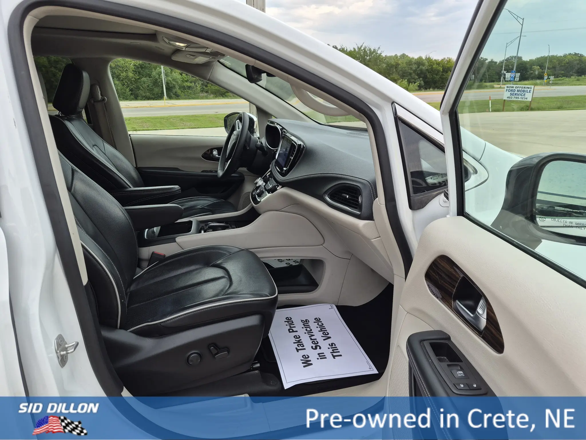 2023 Chrysler Pacifica Limited photo 4