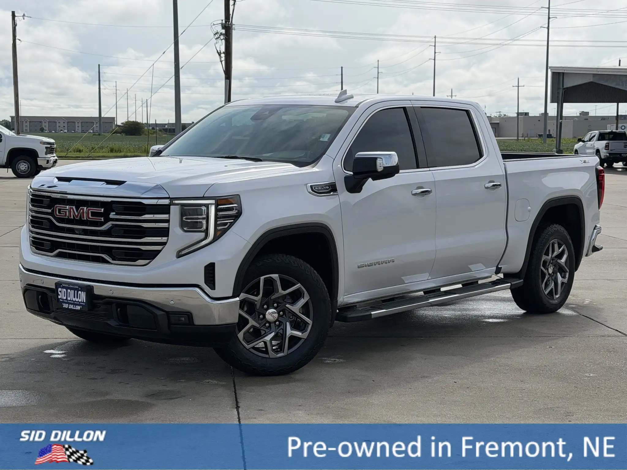 2024 GMC Sierra 4WD Crew Cab Short Box SLT's photo