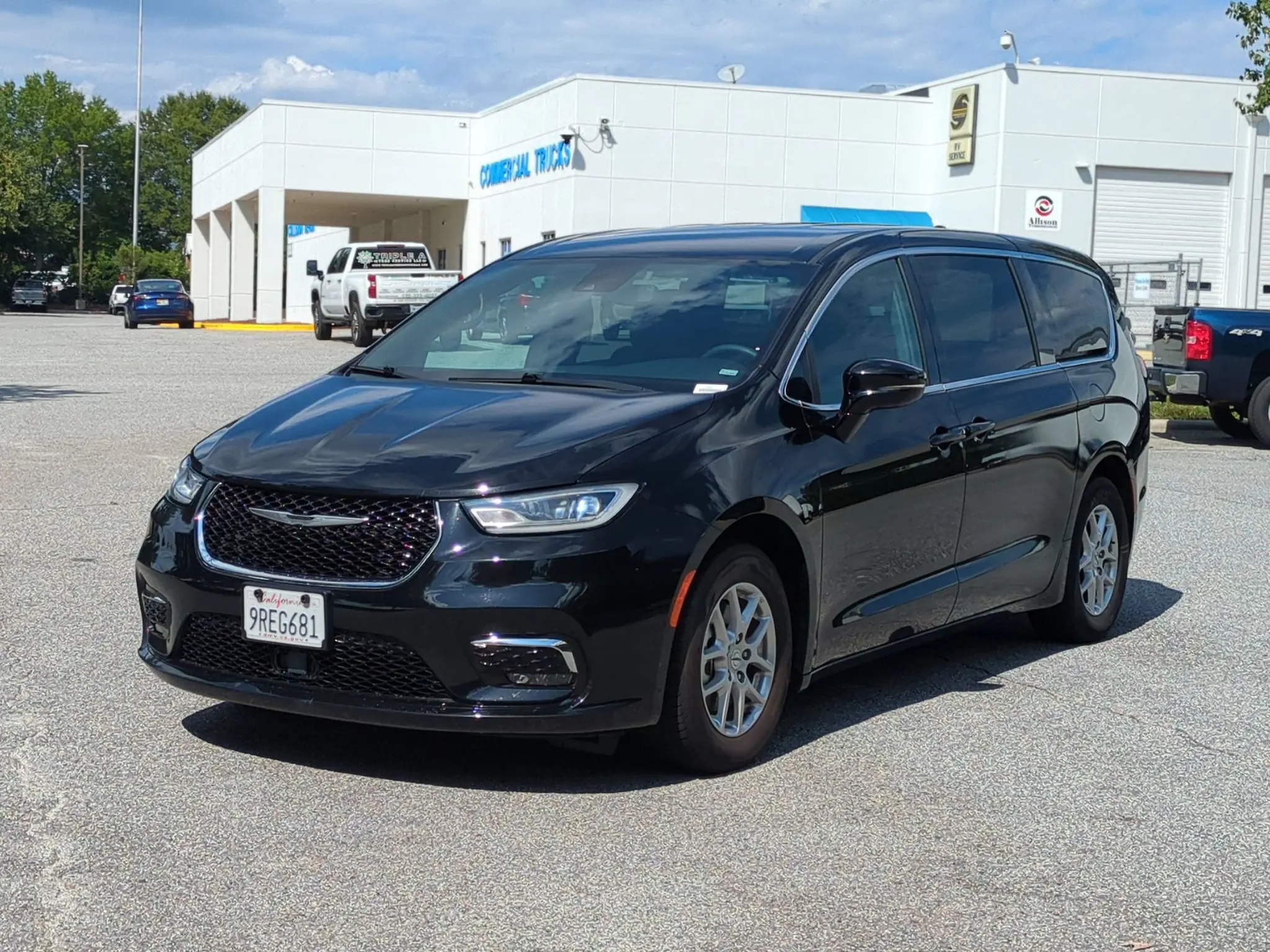 2025 Chrysler Pacifica Select photo 5