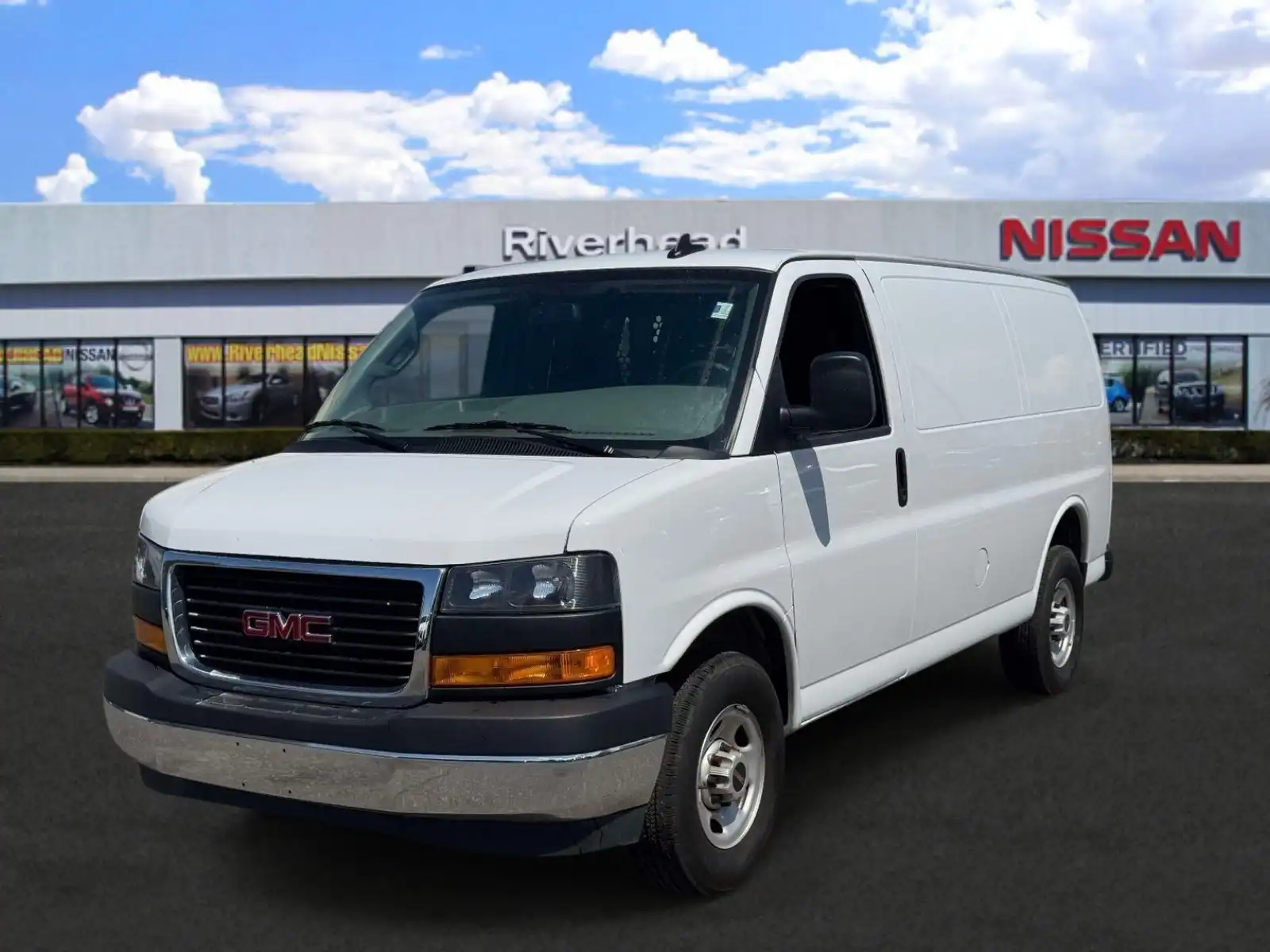 2024 GMC Savana 2500's photo