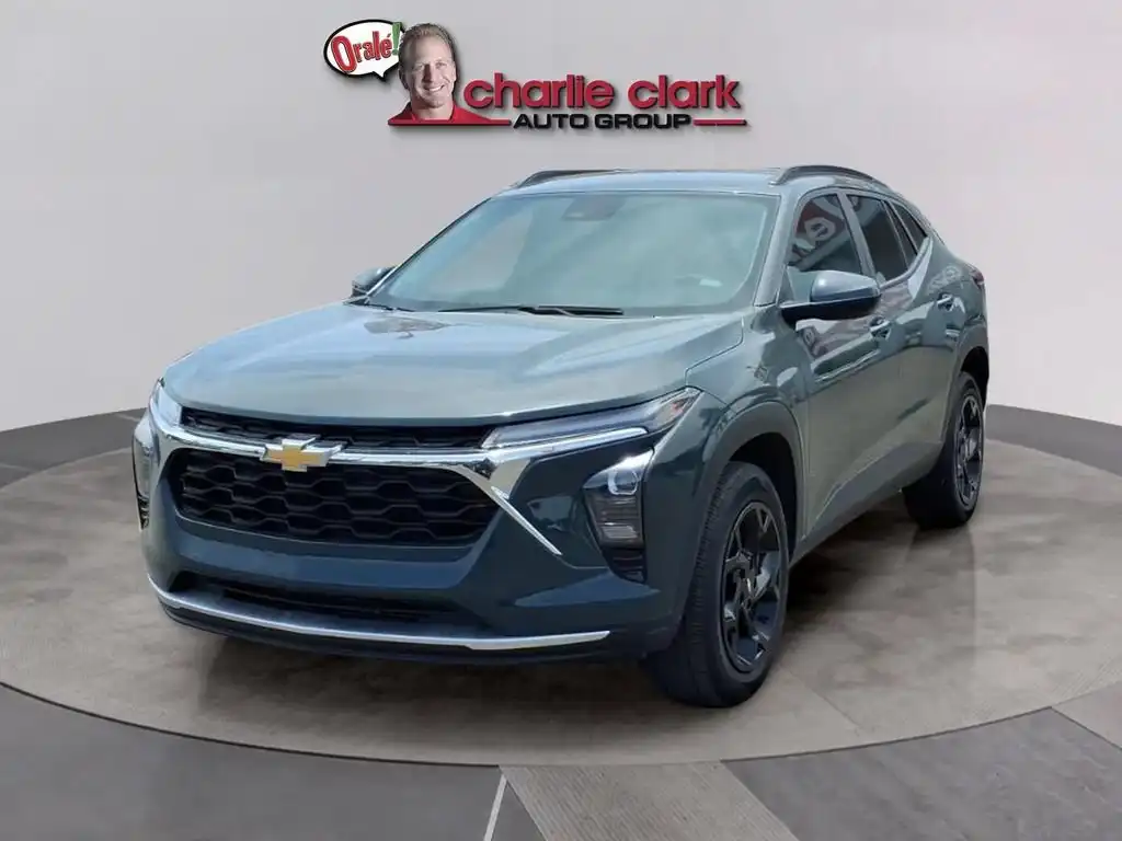 2025 Chevrolet Trax LT's photo