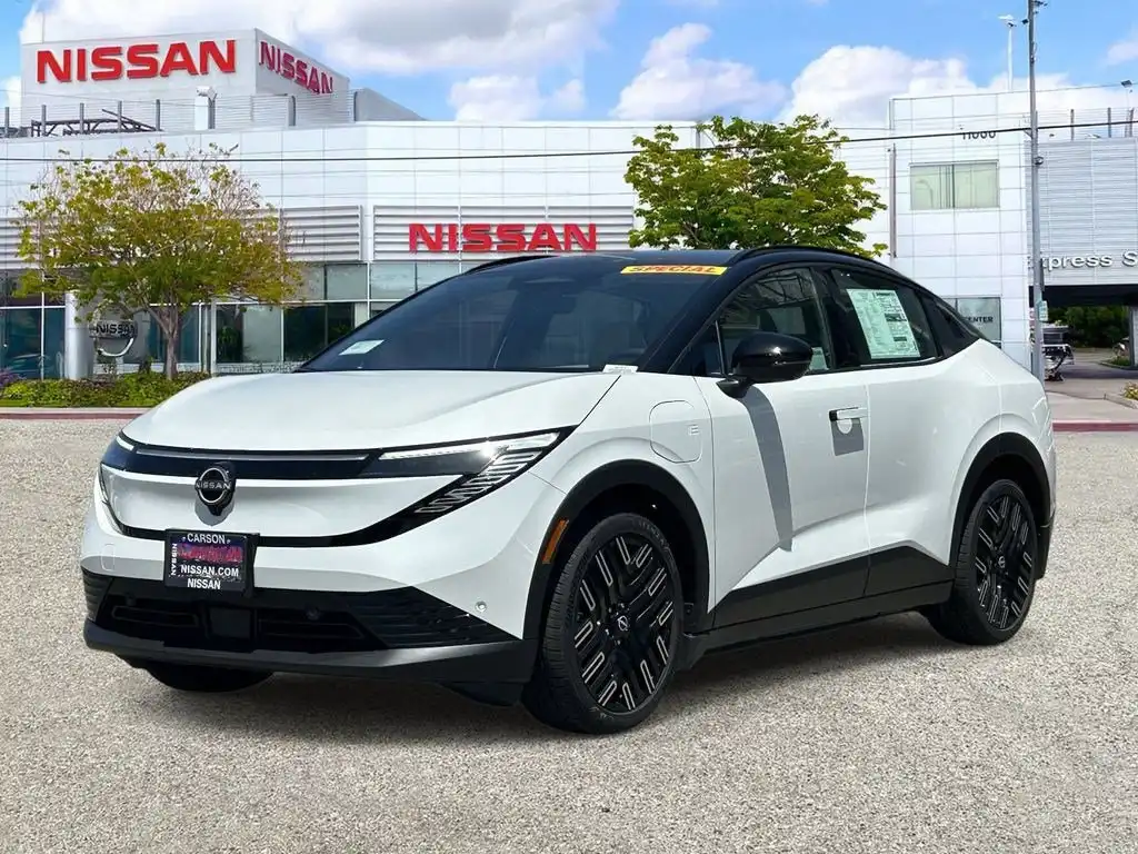2026 Nissan Leaf Platinum+'s photo