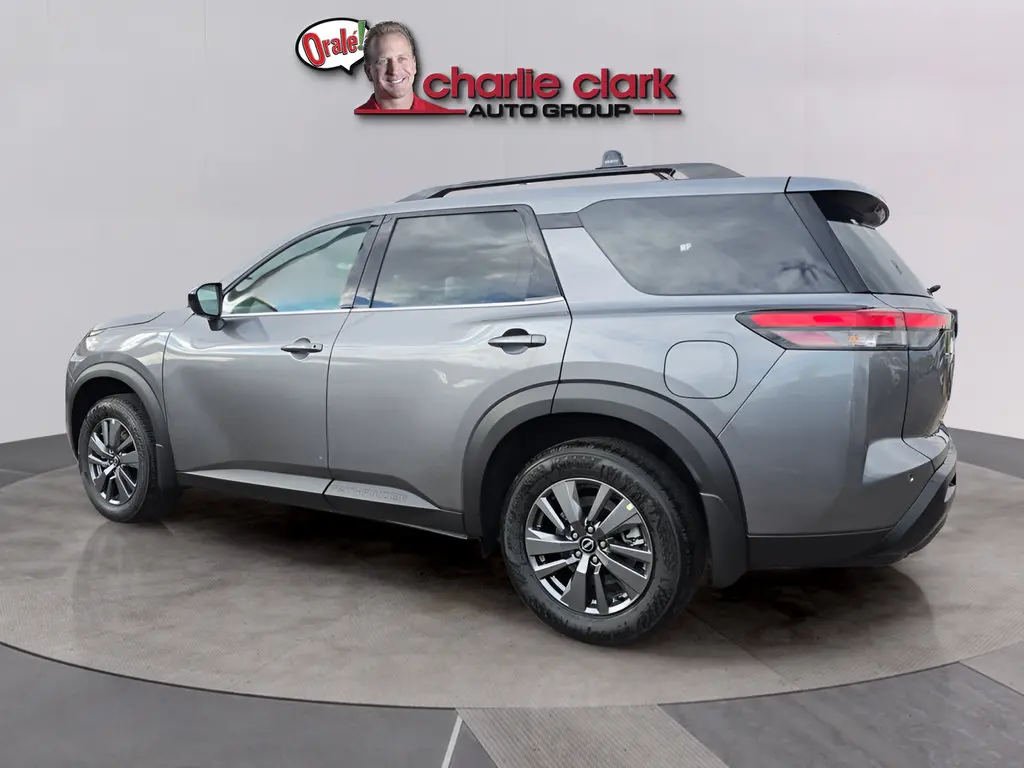 2026 Nissan Pathfinder SV 2WD photo 4