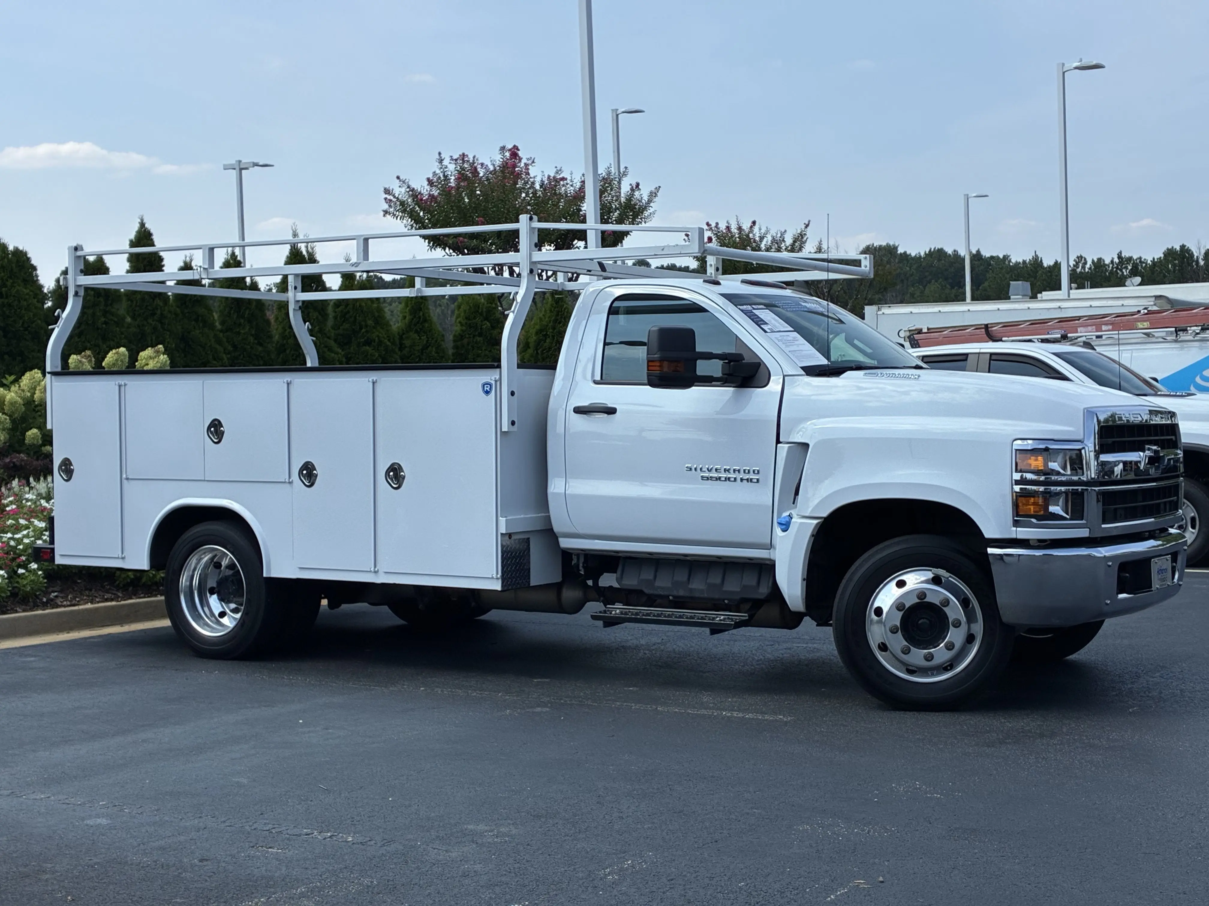 2023 Chevrolet Silverado HD Work Regular Cab 141" WB photo 3