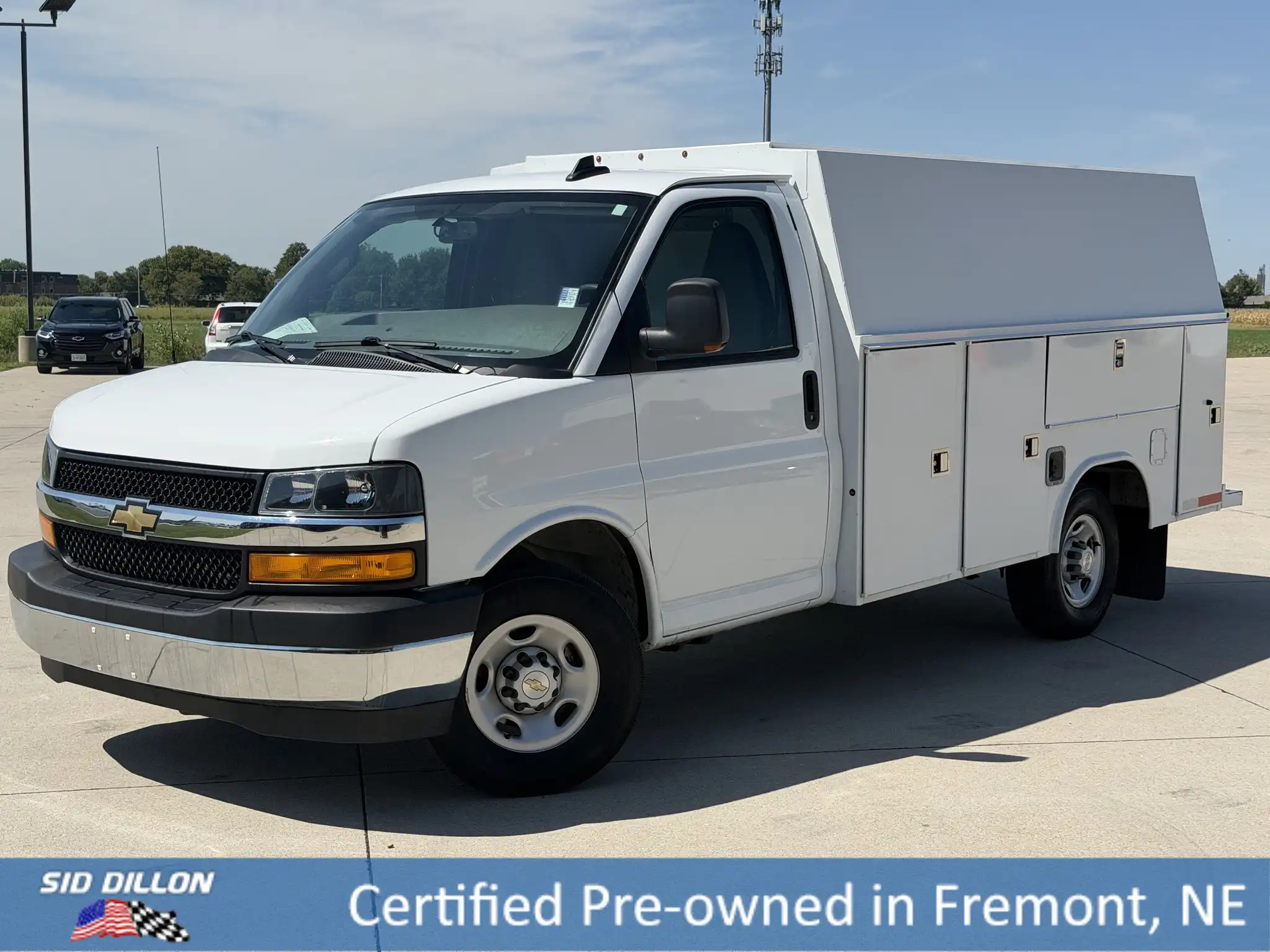 2025 Chevrolet Express 3500 139 WB's photo