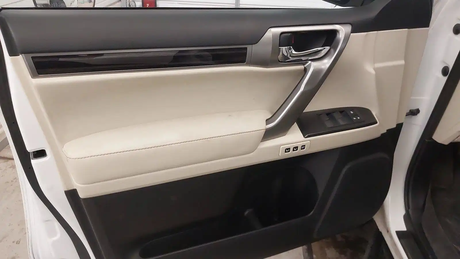 2023 Lexus GX 460 460 Luxury's photo