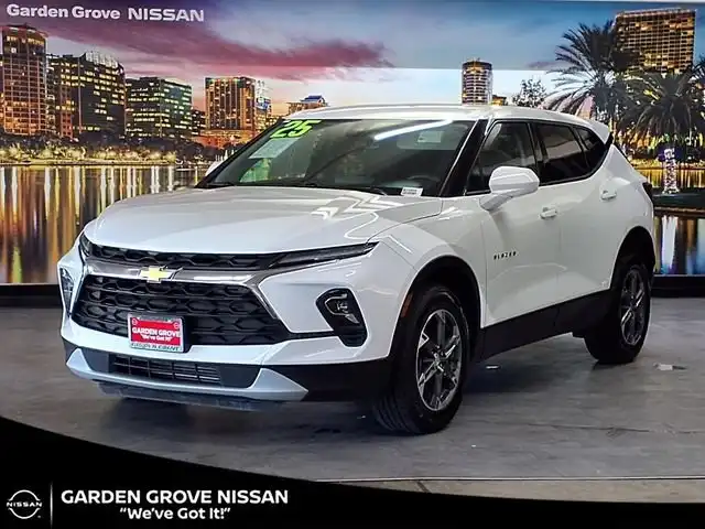 2025 Chevrolet Blazer 2.0T 2LT AWD's photo