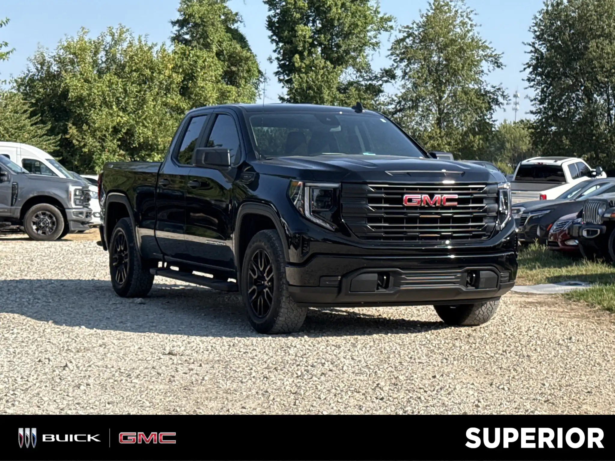 2023 GMC Sierra Pro 4WD Double Cab Standard Box's photo