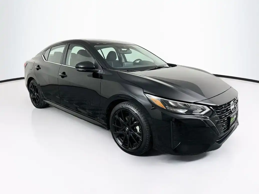 2025 Nissan Sentra SR CVT's photo