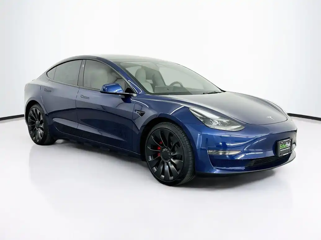 2023 Tesla Model 3 Performance's photo