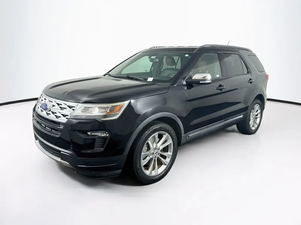 2019 Ford Explorer XLT 4WD photo 3