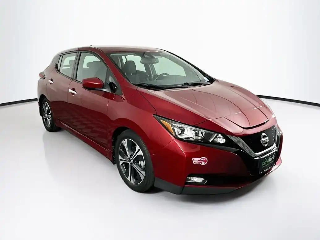 2021 Nissan Leaf SV's photo