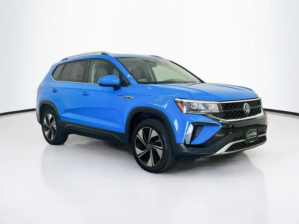 2024 Volkswagen Taos 1.5T SE 4Motion's photo